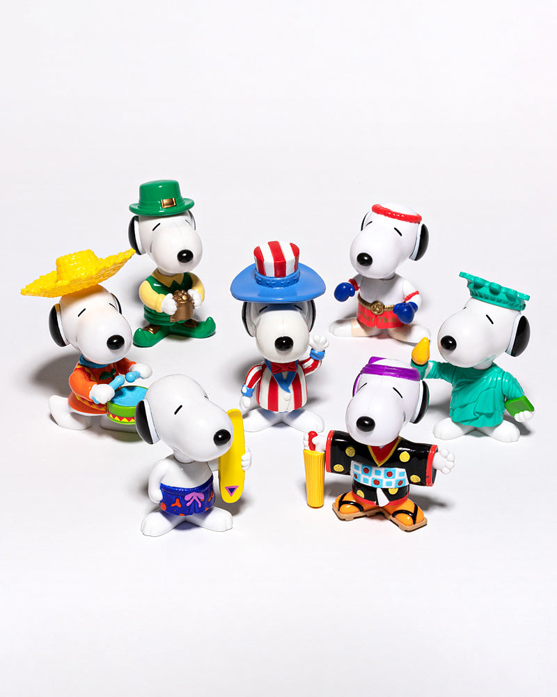 SNOOPY AROUND THE WORLD & WORLD TOUR FIGURES